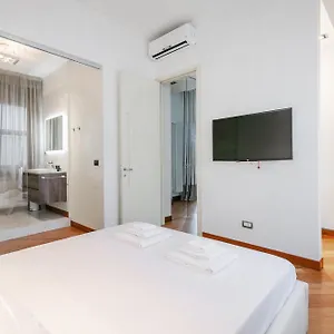 Appartamento San Babila Luxury - In The Heart Of Fashion Disctrict, Milano